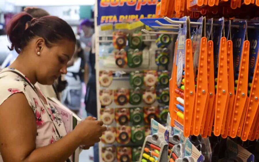 Vendas no varejo crescem 0,9% em abril