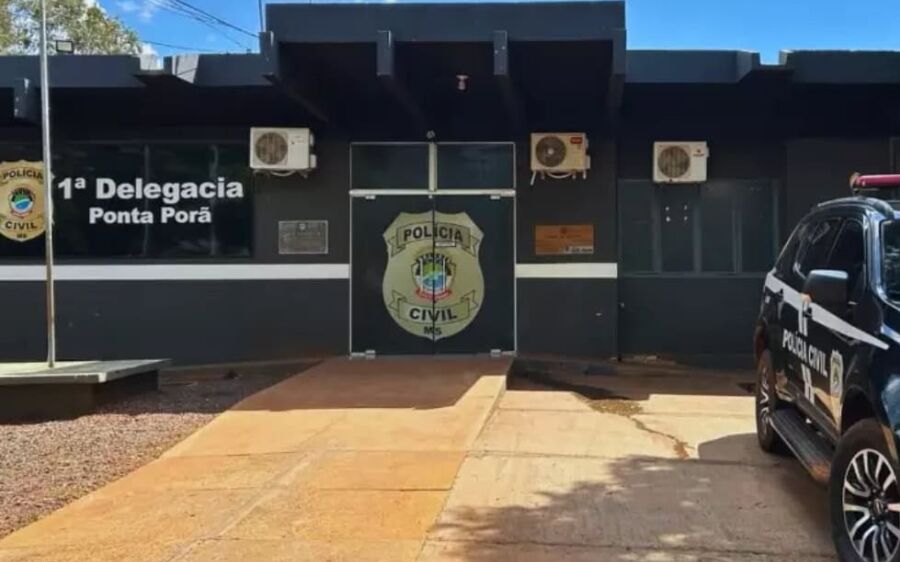 Pneu de carreta estoura e homem morre na varanda de casa