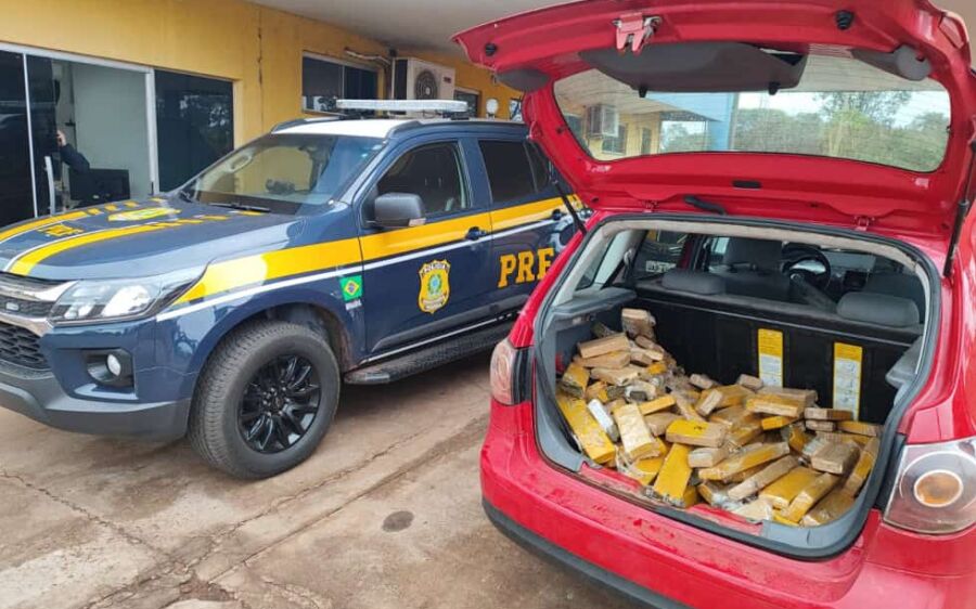 PRF prende homem e apreende 98,3kg de maconha em Água Clara