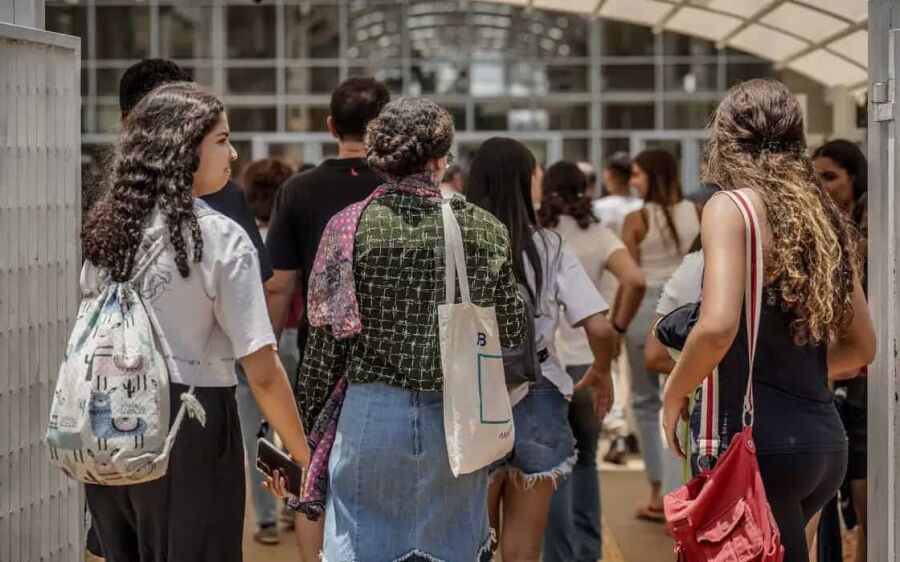 Prorrogada para o dia 19 convocação de lista de espera do Fies