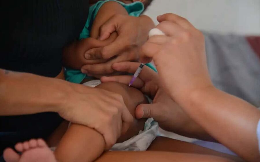Médicos comemoram avanço da vacinação infantil no Brasil