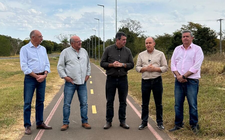 Deputado Estadual Junior Mochi e governador Eduardo Riedel visitam Rio Verde e destacam investimento