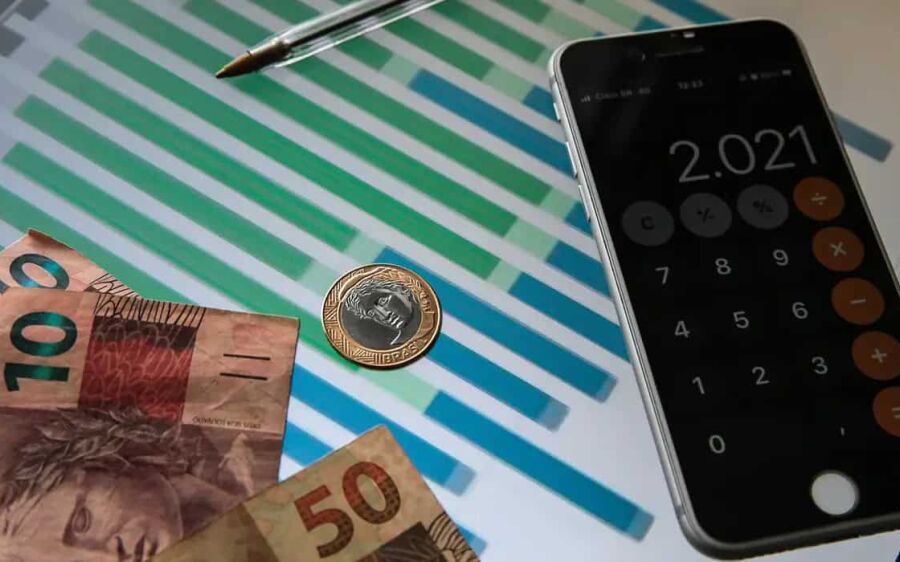 Com demanda interna aquecida, economia cresce 0,3% em maio, diz FGV