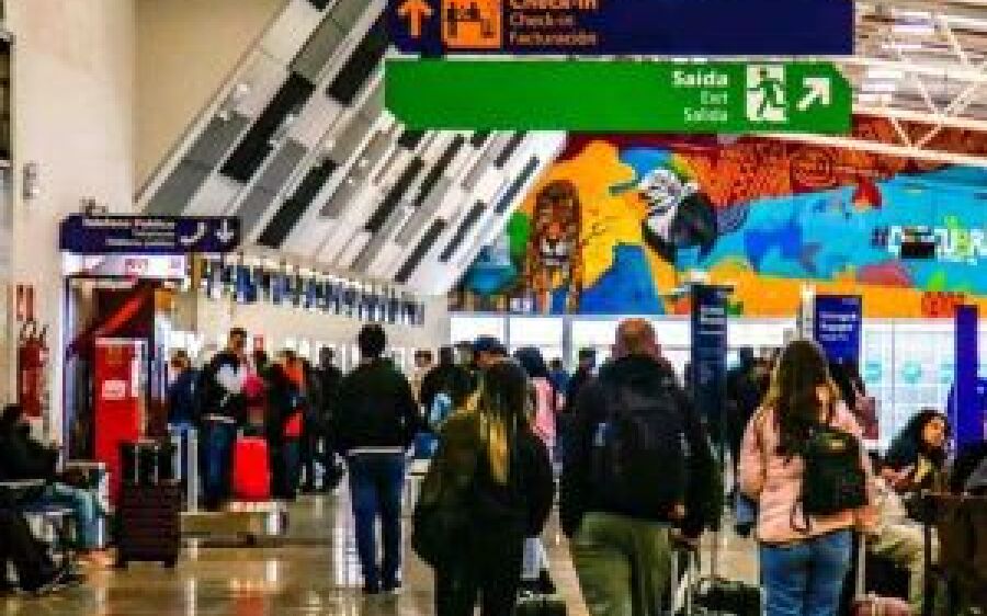 Governo lança Voa Brasil, com passagens de até R$ 200 para aposentados