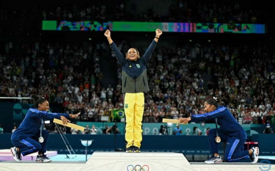 Estrela mais brilhante do Olimpo brasileiro, Rebeca Andrade é ouro no solo em Paris