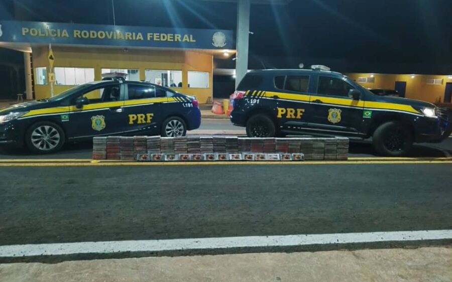 Polícias apreendem 233 quilos de cocaína em compartimento oculto de caminhão