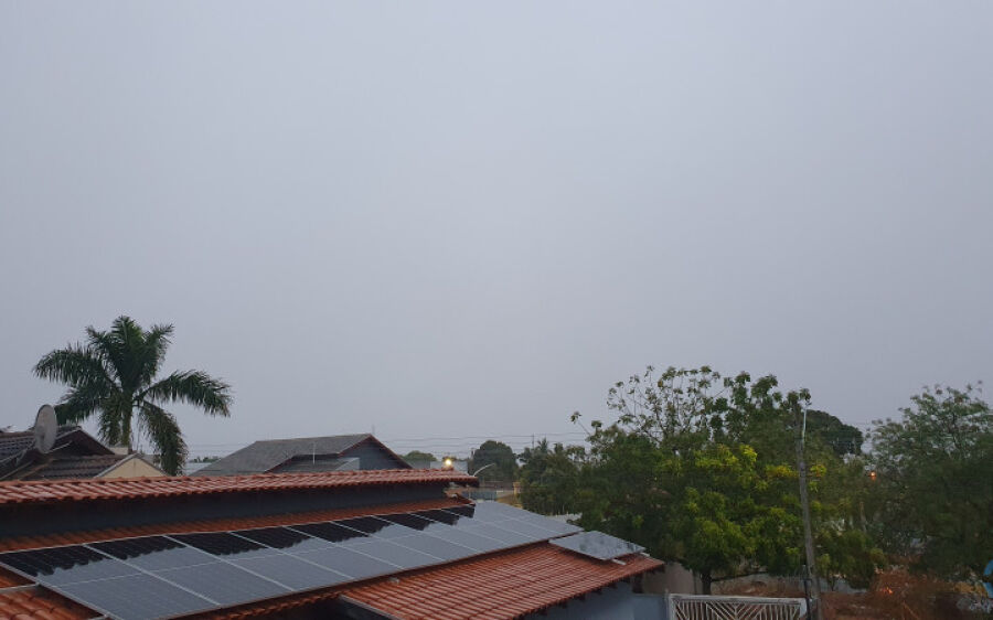 Depois de meses, chuva dá as caras e traz frio de 8°C para Coxim nesta sexta