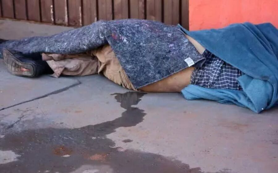 Morador de rua encontrado morto pode ser mais uma vítima do frio de Campo Grande