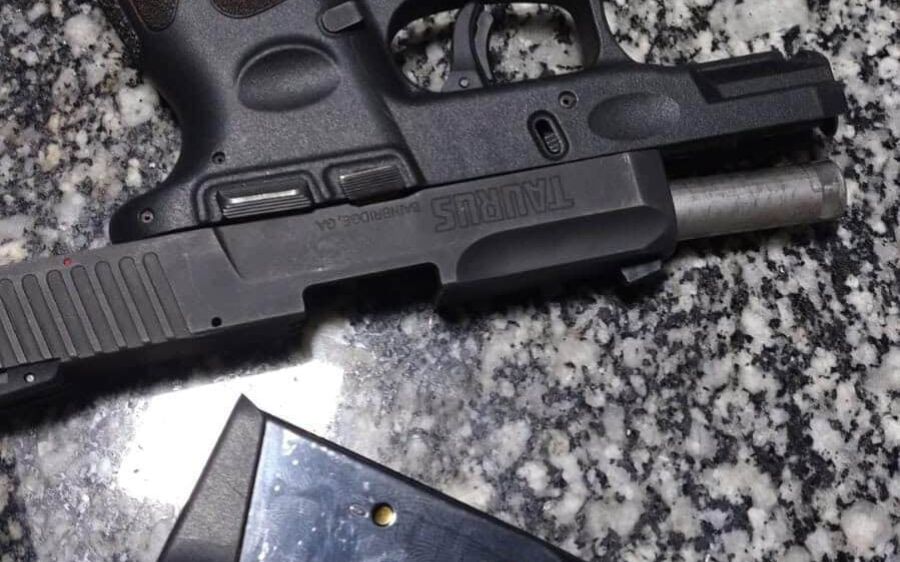 Policial de folga prende homem armado com pistola após ameaças em conveniência em São Gabriel