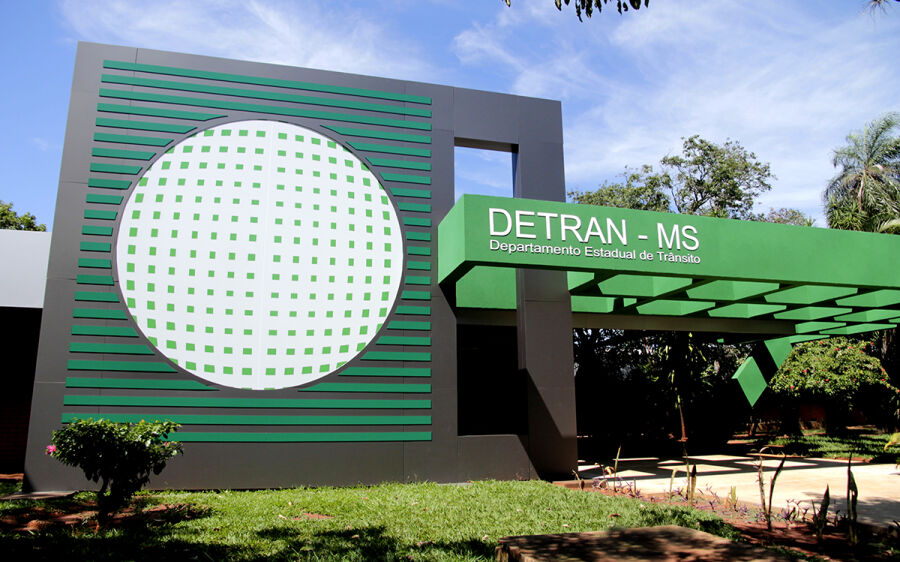 Atendimento nas agências do Detran é normalizado após problemas com a operadora e de conexão com a S
