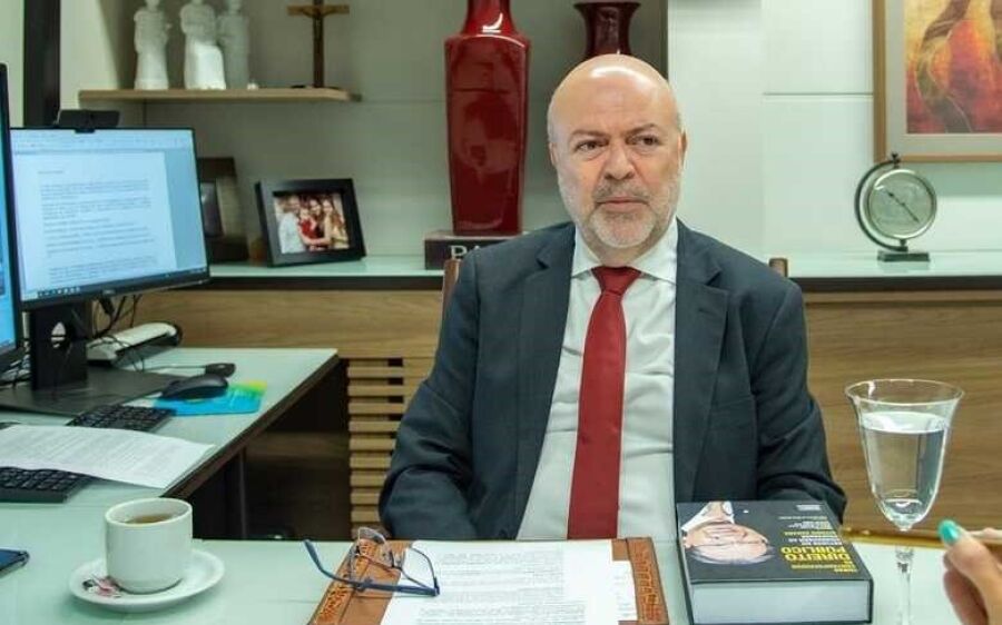 Chadid briga na  Justiça para voltar a ganhar até R$ 80 mil