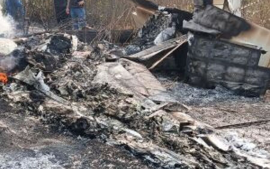 Avião de pequeno porte cai e deixa 5 mortos na zona rural de Mato Grosso
