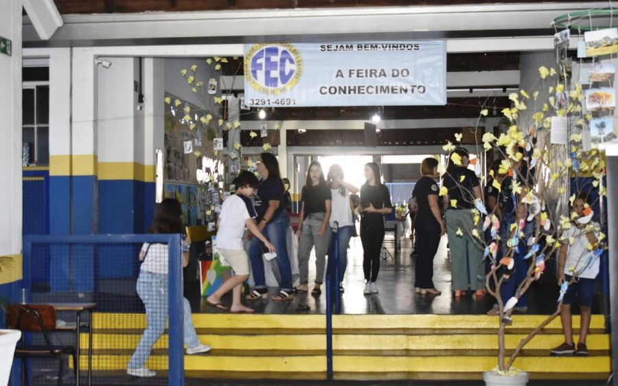 Feira do Conhecimento no Colégio Julieta Mota dos Santos reúne a comunidade em Coxim