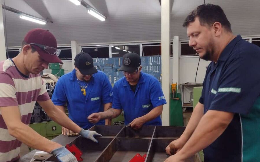 Senai oferece mais de 2,8 mil vagas em cursos técnicos e chances de boa remuneração e estabilidade