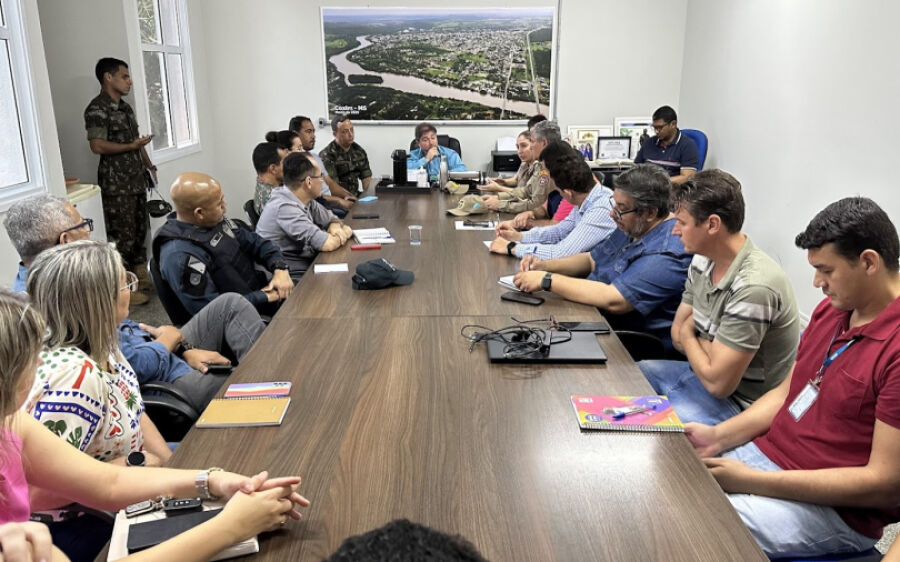 Reunião de Emergência em Coxim: autoridades definem estratégias contra incêndios