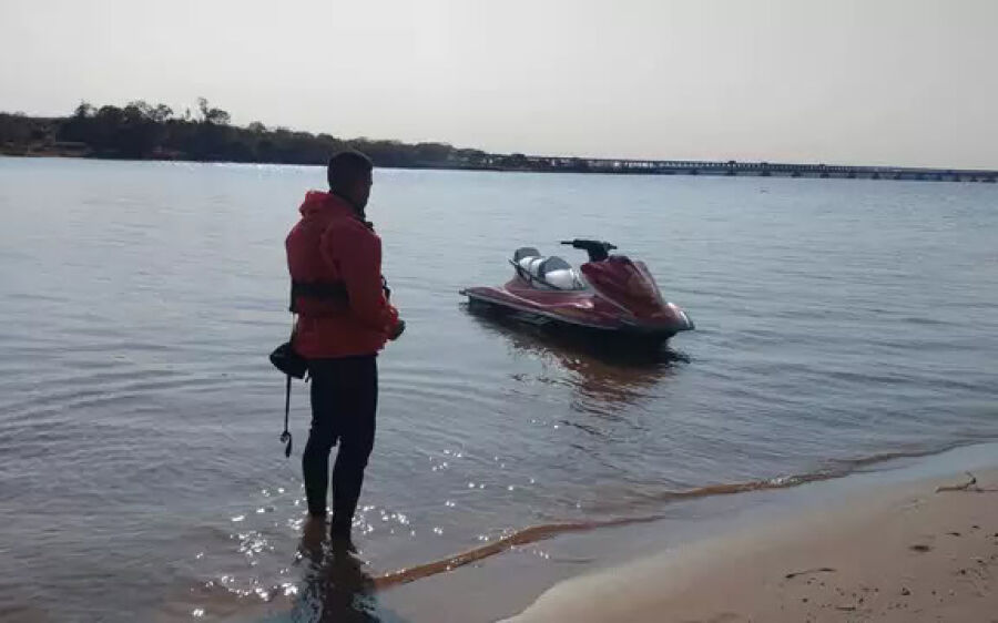 Bombeiros encontram corpo de adolescente que se afogou no Rio Paraná