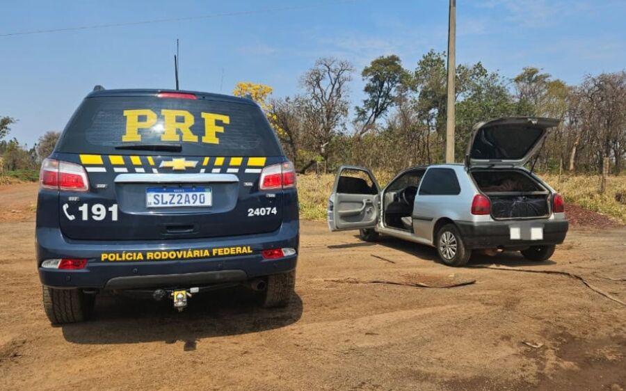 Polícia apreende Gol com quatro mil maços de cigarros contrabandeado