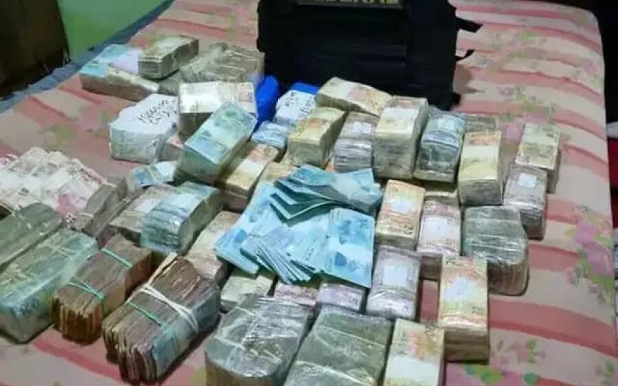 PF apreende R$ 900 mil com quadrilha que trafica cocaína e armas restritas