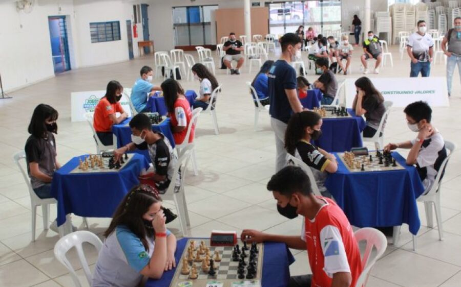Semana de Matemática promove torneio de xadrez na UFMS