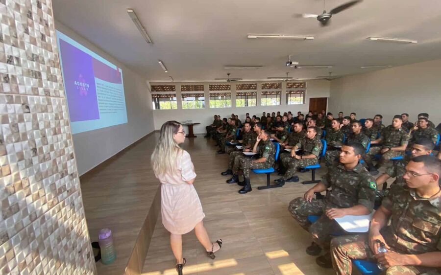 Palestra sobre combate e prevenção à violência doméstica é ministrada para militares de Coxim