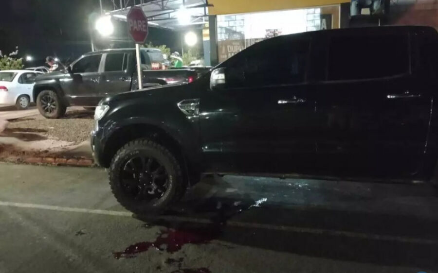 Dono de conveniência é assassinado com tiros na cabeça ao lado de caminhonete