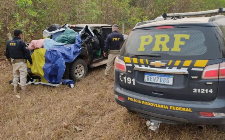 Polícia apreende 306 Kg de skunk após perseguição a caminhonetes, em Rio Negro