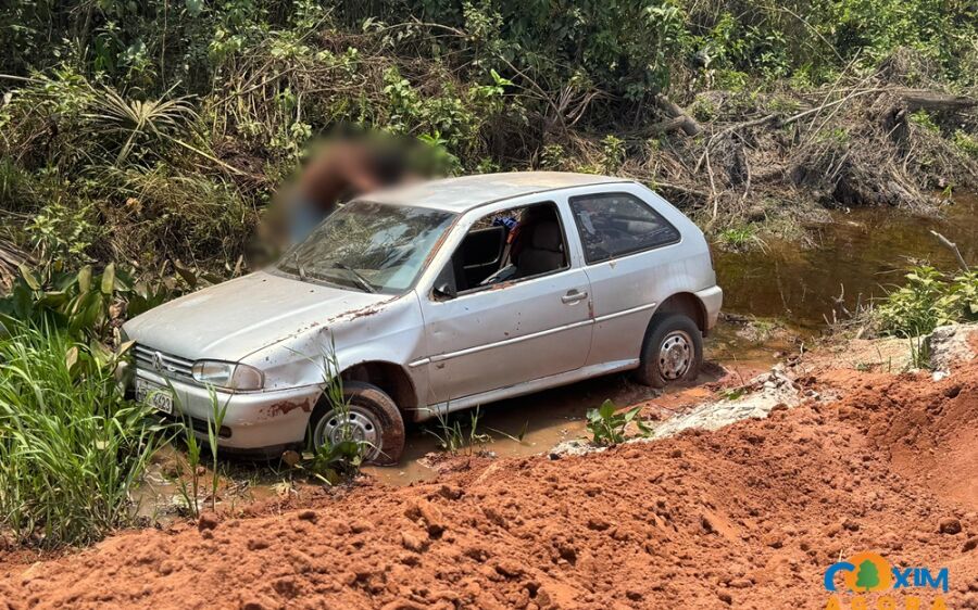 Veículo sai da pista na Estrada Transpantaneira em Coxim, mas ocupantes saem ilesos