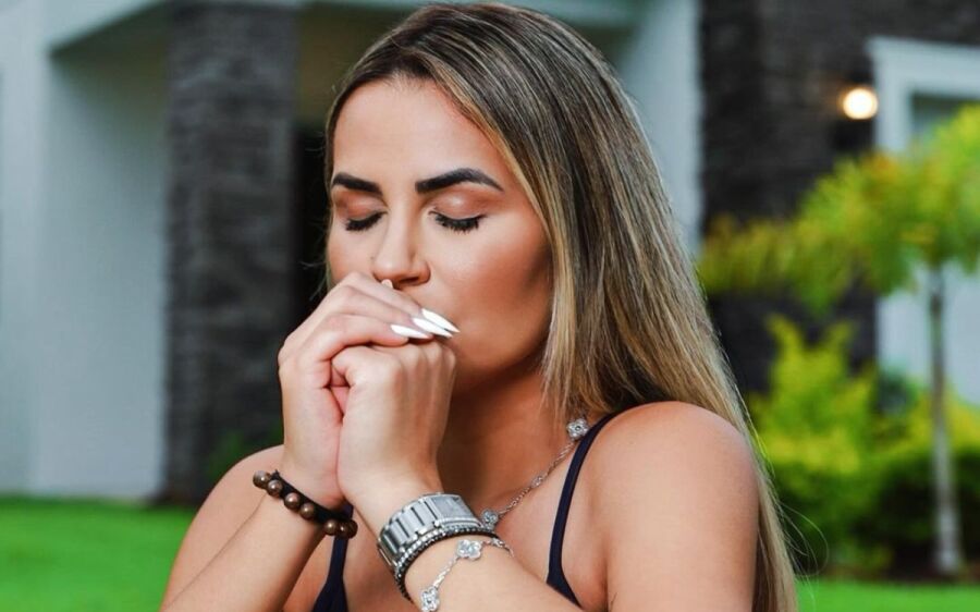 Deolane Bezerra deixa a prisão 