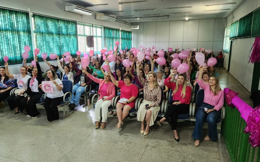 Movimento Lenços de Luz marca a abertura do Outubro Rosa na SED