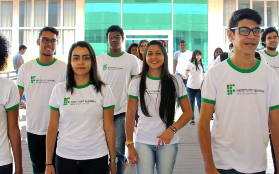 Estudantes podem ganhar até R$ 700 ao mês em programa de monitoria em MS