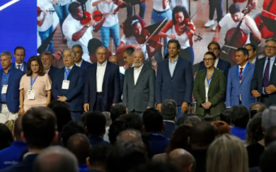 Lula amplia Programa Acredita para beneficiar empresas exportadoras