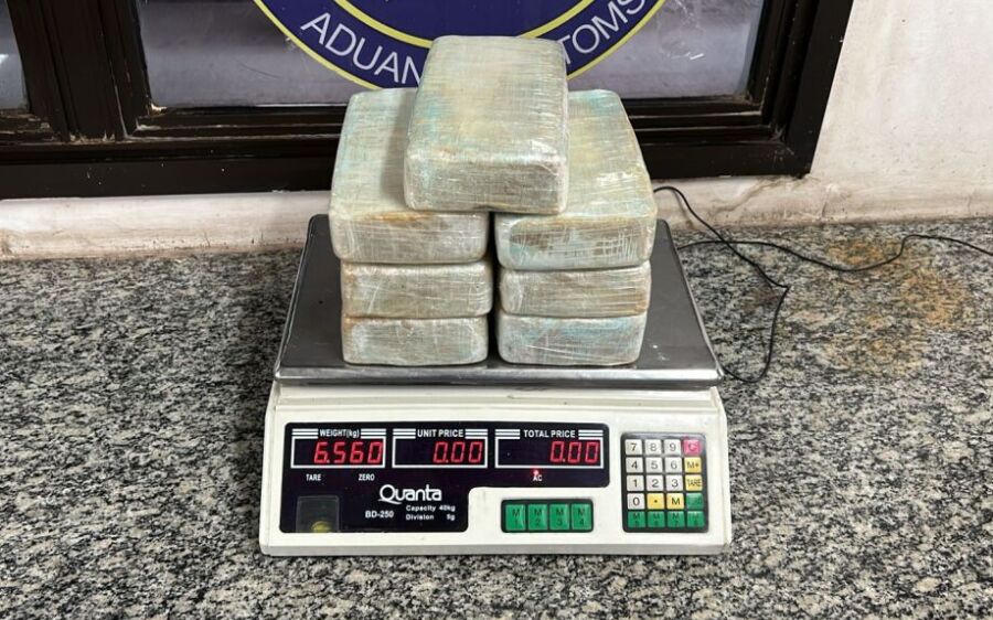 Cocaína avaliada em R$ 1 milhão é encontrada em revestimento de piso