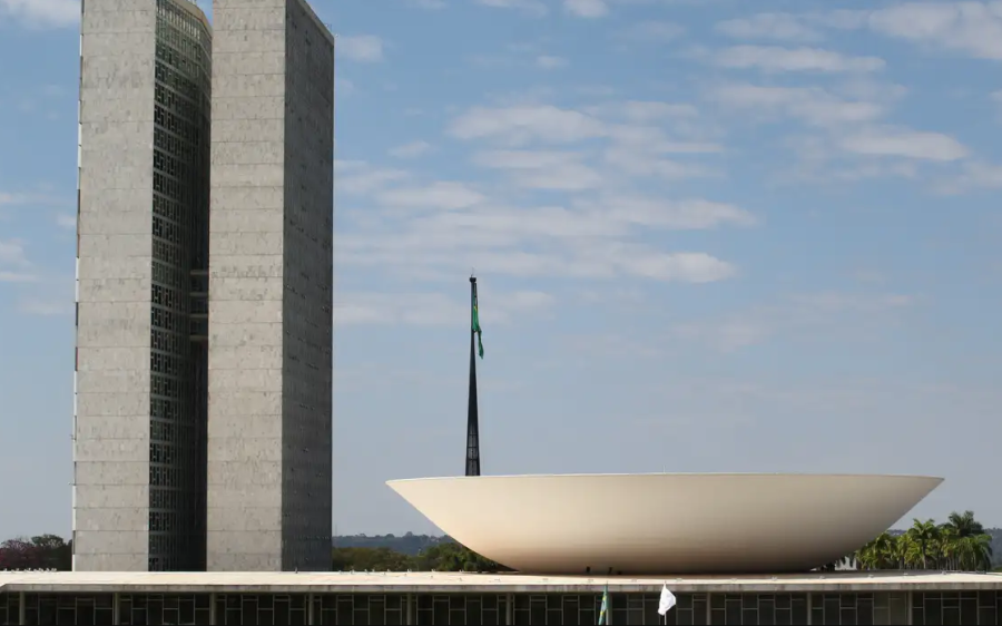 Lira anuncia Hugo Motta como candidato à presidência da Câmara