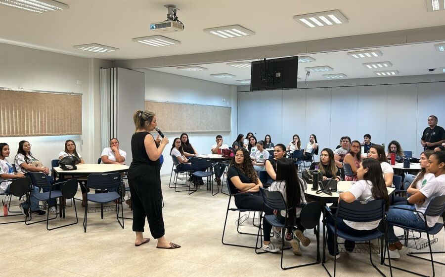 Empreendedores e estudantes de Coxim  e Pedro Gomes participam de oficinas 