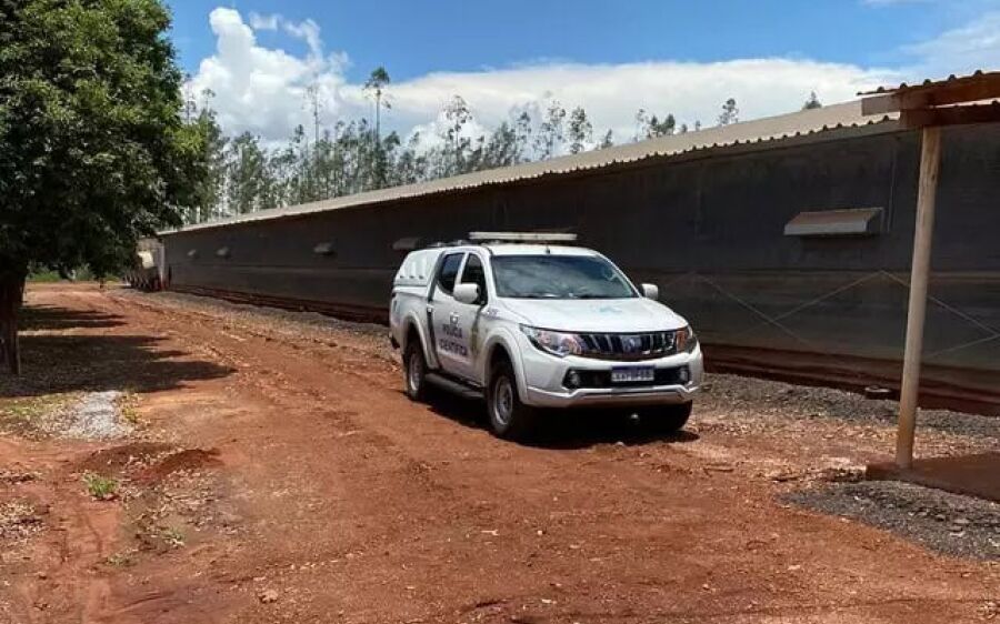 Homem invade granja e mata ex com três tiros por não aceitar fim de casamento