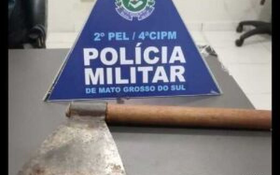 Homem acerta mulher com golpes de machadinha em Costa Rica 