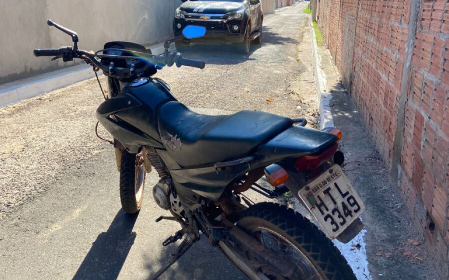 Polícia Civil recupera motocicleta roubada e prende suspeito em Coxim