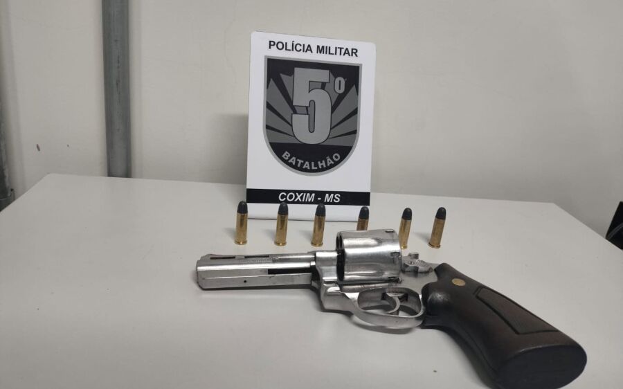 Denúncia leva Polícia Militar a prender homem com arma de fogo em Coxim